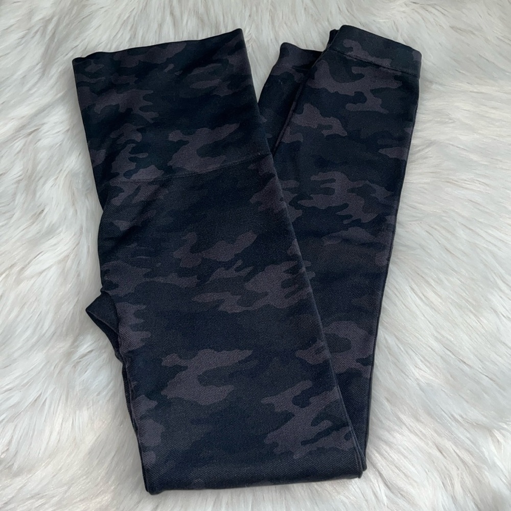 Spanx camo leggings L
